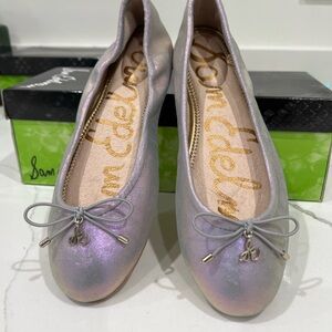 NWOT Sam Edelman Felicia Flats in Grey Met Lea (Iridescent Purple Silver)